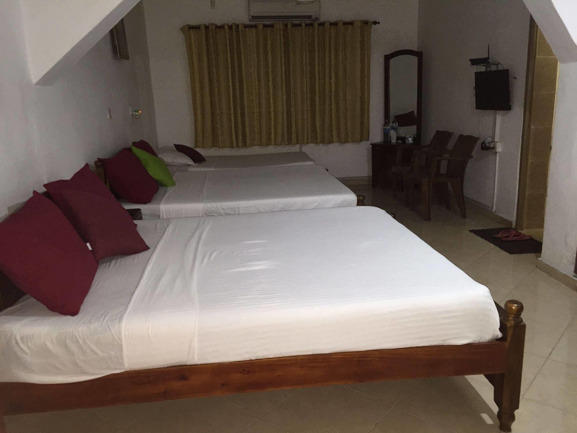 Pinidiya Resort Анурадхапура Екстериор снимка